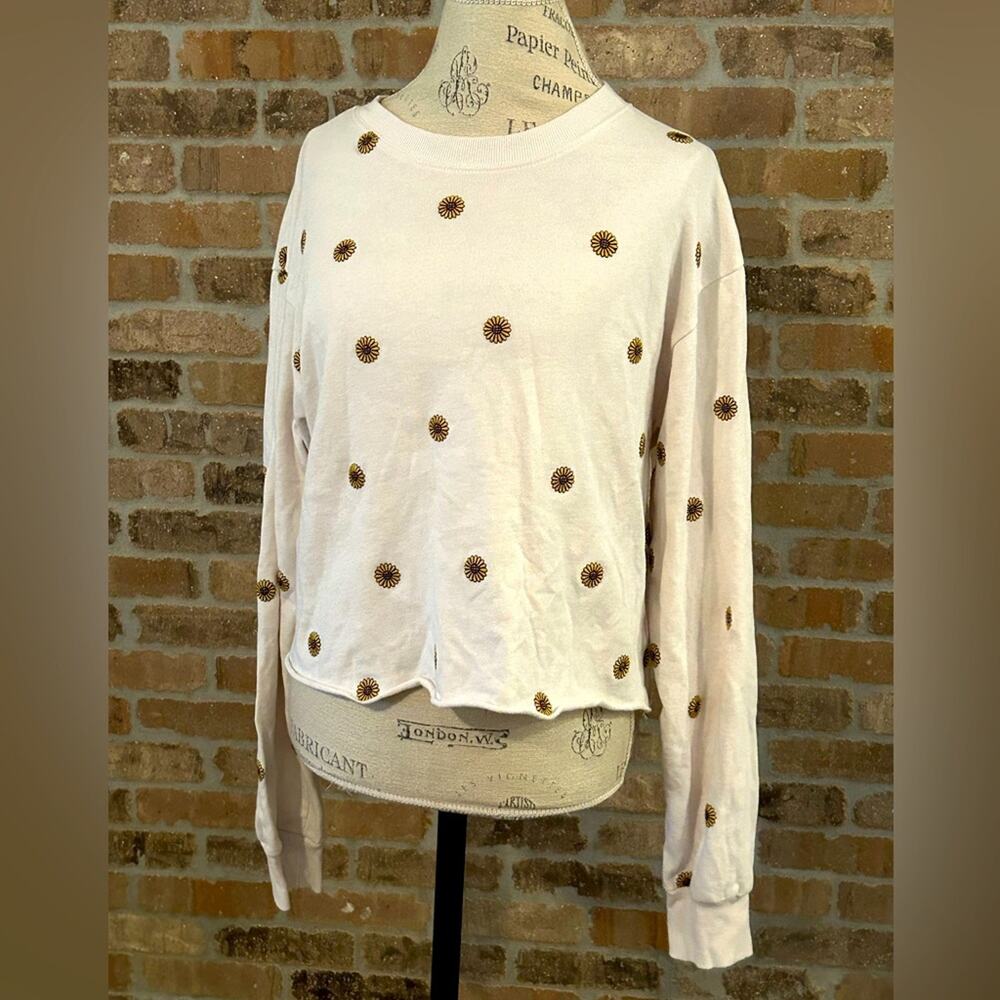 Mighty fine 90s vintage sunflower embroidered white Long sleeve crew neck top L